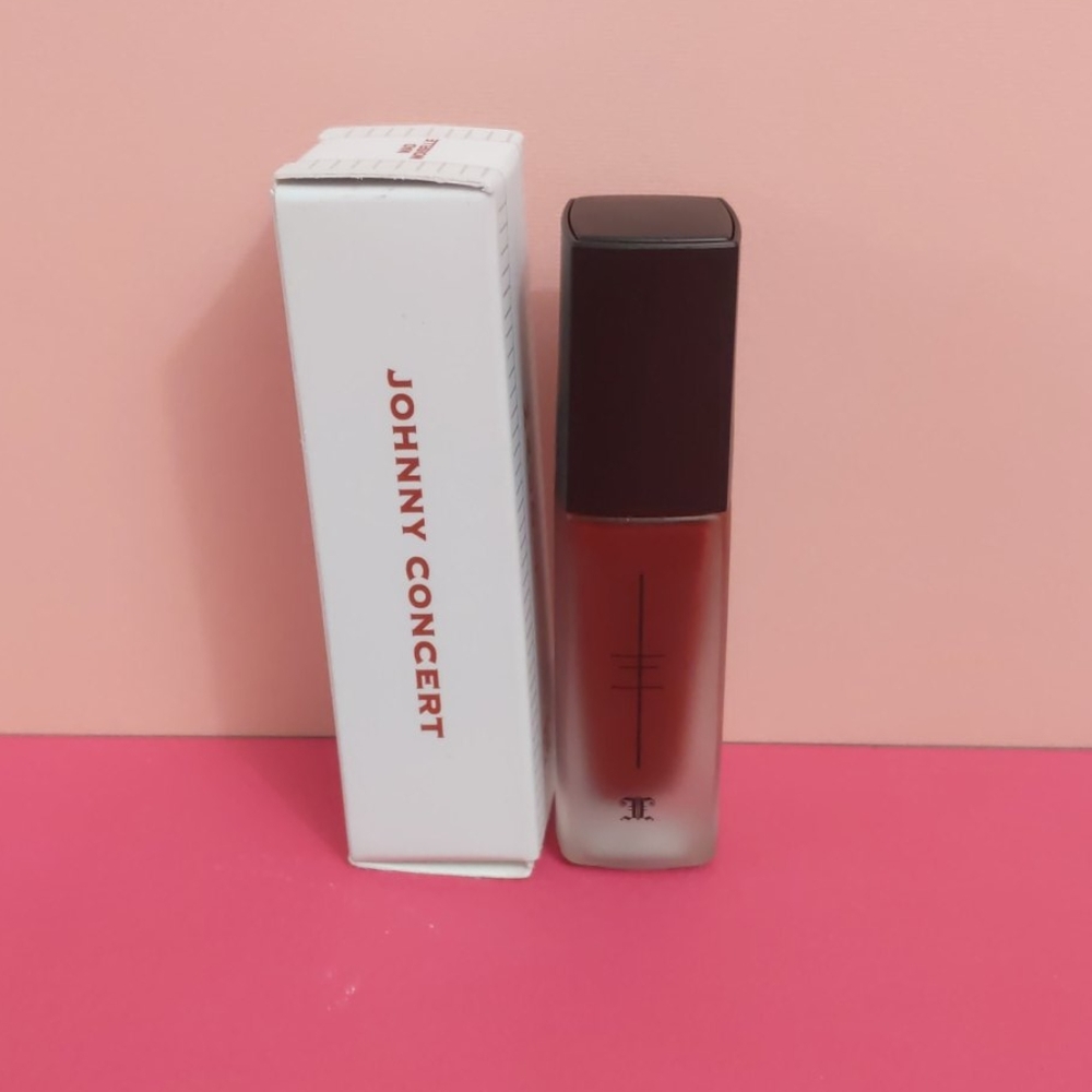 Johnny Concert Mad Moiselle Maudit Liquid Lipstick